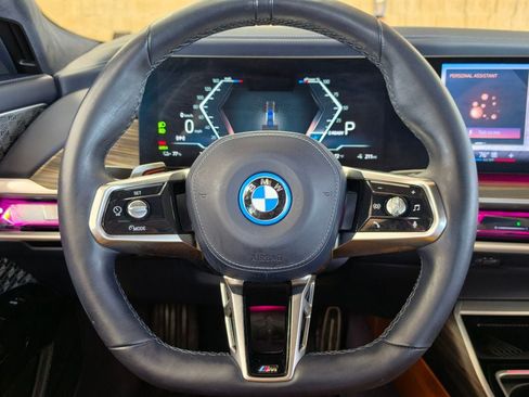 Used 2023 BMW i7 xDrive60 w/ Executive Package 2 AWD/4WD image 39