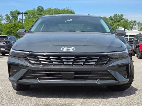 New 2026 Hyundai Elantra Limited FWD image 14