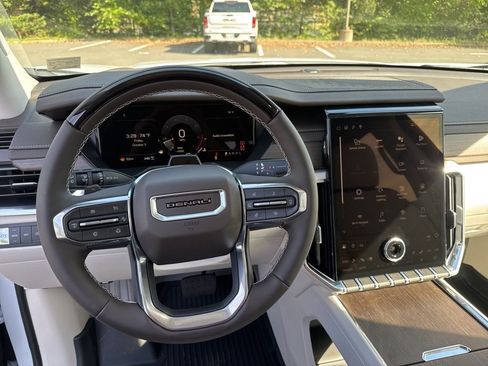 New 2026 GMC Acadia Denali w/ Super Cruise Package image 18