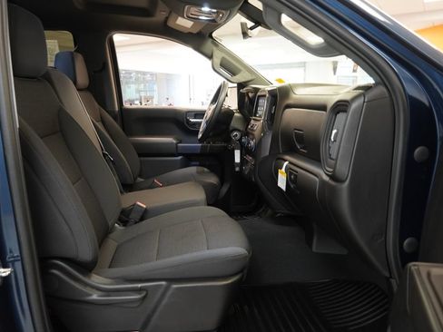 Used 2022 Chevrolet Silverado 1500 Custom AWD/4WD image 32