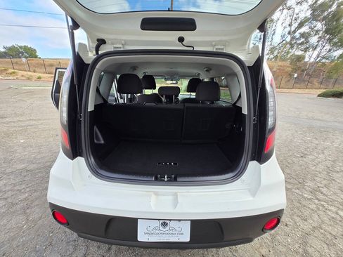 Used 2017 Kia Soul FWD image 25