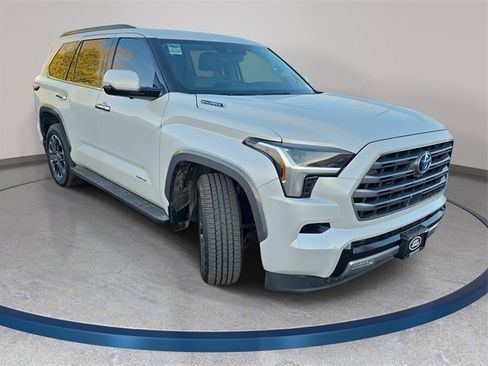 Used 2023 Toyota Sequoia Limited image 4