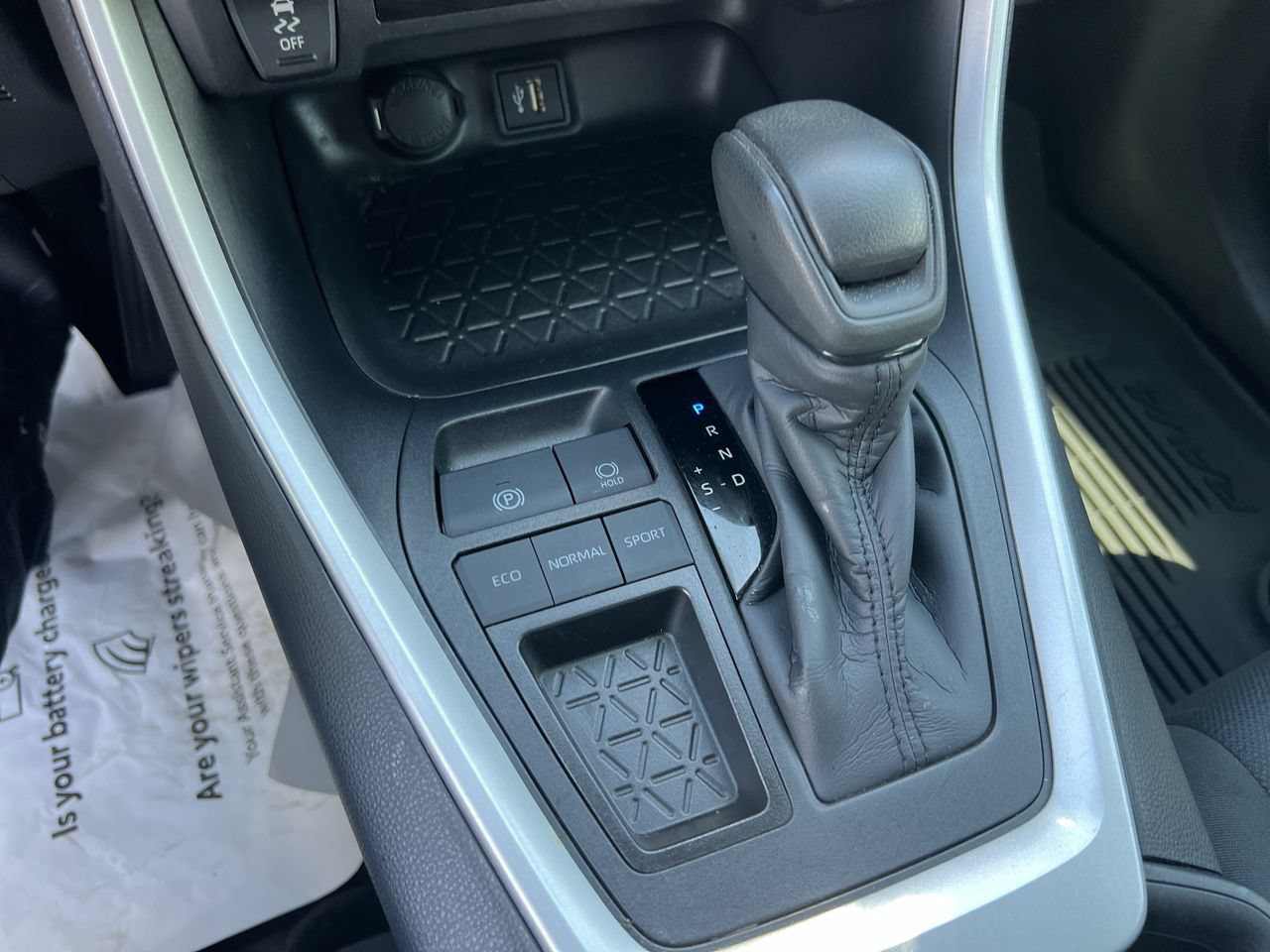 Used 2025 Toyota RAV4 XLE FWD image 26