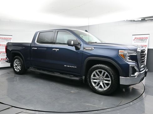 Used 2022 GMC Sierra 1500 SLT w/ SLT Convenience Package image 2