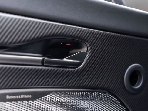 Used 2025 Aston Martin Vanquish RWD image 24