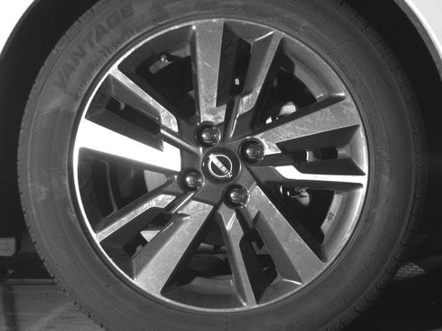 Used 2025 Nissan Versa SV FWD image 13