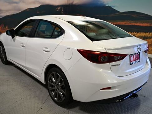 Used 2018 MAZDA MAZDA3 Grand Touring w/ Premium Equipment Package image 11