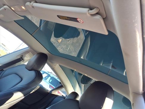 Used 2019 Tesla Model 3 Standard Range Plus image 21