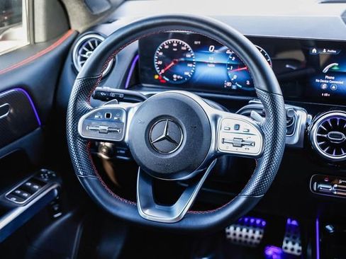 Used 2023 Mercedes-Benz GLB 250 4MATIC image 13