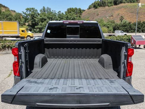 Used 2021 Chevrolet Silverado 1500 LT w/ Convenience Package II AWD/4WD image 20