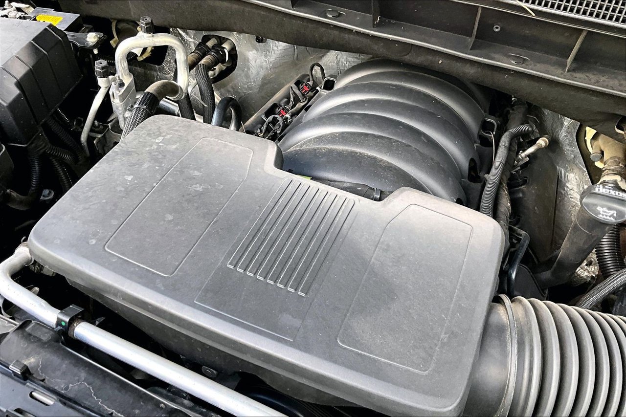 Used 2021 Chevrolet Silverado 1500 LT w/ Bed Protection Package AWD/4WD image 28