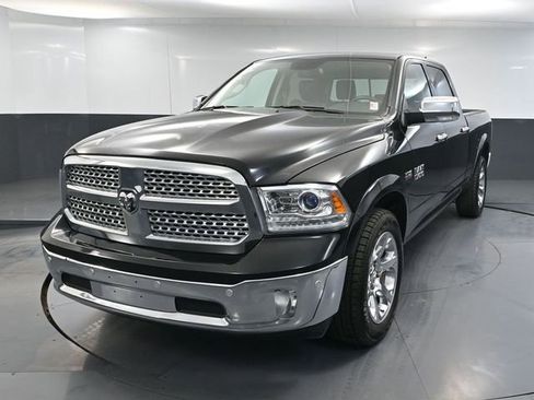 Used 2018 RAM 1500 Laramie w/ Convenience Group image 11
