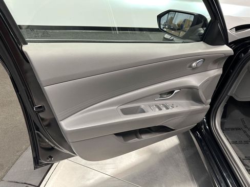 Used 2024 Hyundai Elantra SEL FWD image 13