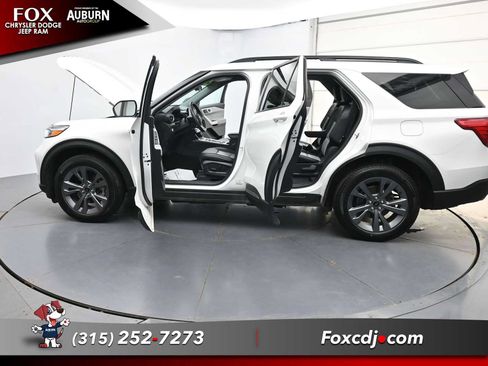 Used 2023 Ford Explorer XLT w/ Equipment Group 202A AWD/4WD image 38