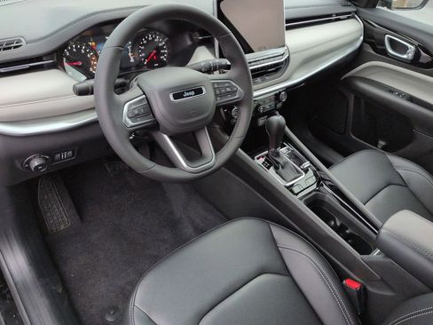 New 2026 Jeep Compass Limited image 9