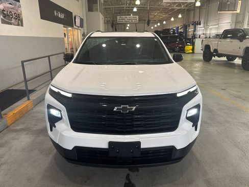 Used 2026 Chevrolet Traverse LT w/ Sun and Wheel Package AWD/4WD image 3