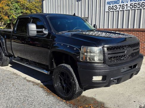 Used 2014 Chevrolet Silverado 2500 LTZ w/ LTZ Plus Package AWD/4WD image 2