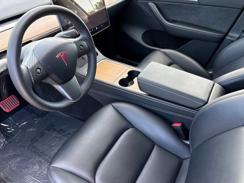 Used 2025 Tesla Model Y Long Range AWD/4WD image 13