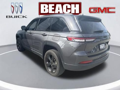 Used 2024 Jeep Grand Cherokee Limited w/ Black Appearance Package AWD/4WD image 6