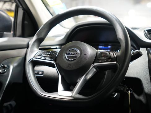 Used 2021 Nissan Rogue Sport S image 13