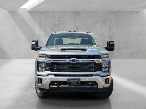 Used 2025 Chevrolet Silverado 3500 LT w/ Safety Package AWD/4WD image 2