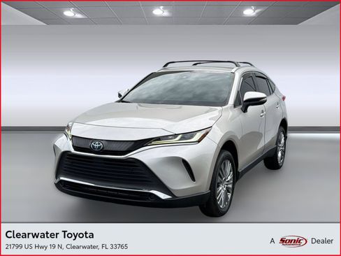 Used 2022 Toyota Venza XLE AWD/4WD image 1