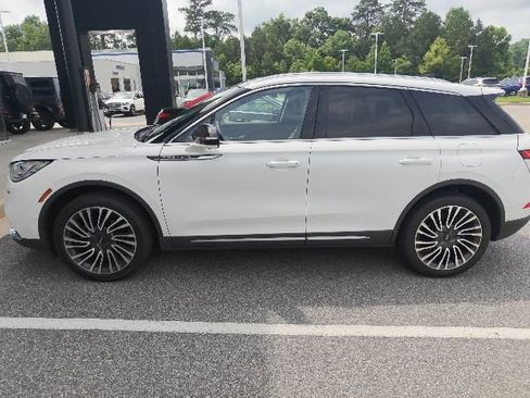 Used 2021 Lincoln Corsair Reserve w/ Equipment Group 201A FWD image 2