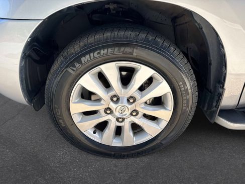 Used 2018 Toyota Sequoia Platinum RWD image 10