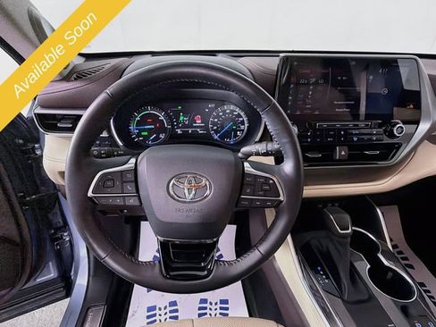 Used 2021 Toyota Highlander Platinum AWD/4WD image 11