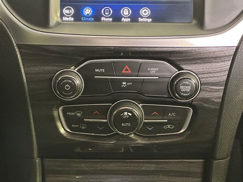 Used 2021 Chrysler 300 Touring w/ Sport Appearance Package RWD image 31