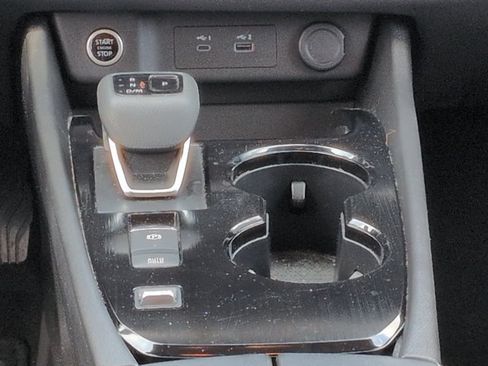 Used 2023 Nissan Rogue SV FWD image 20