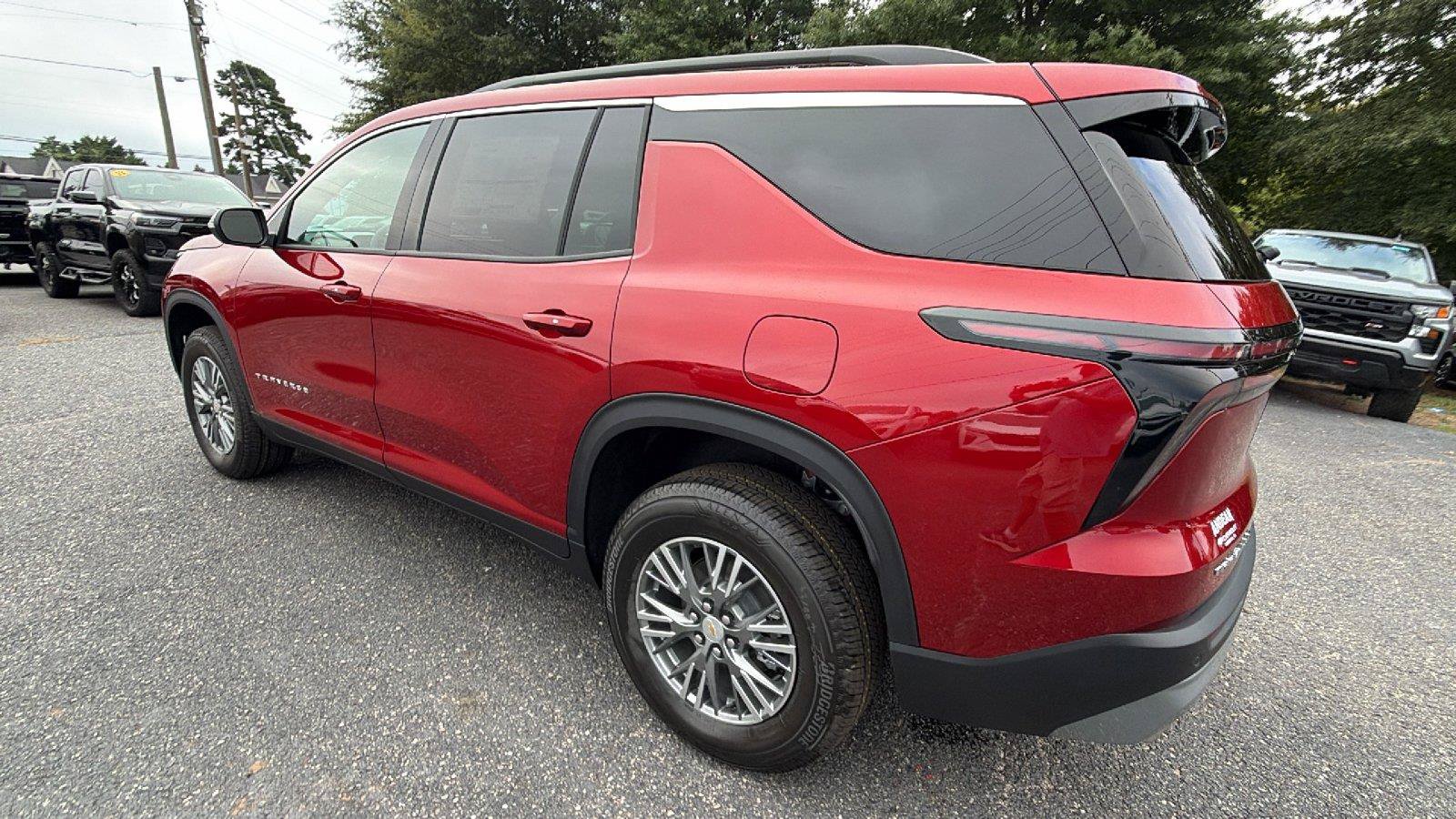 New 2027 Chevrolet Traverse LT FWD image 10