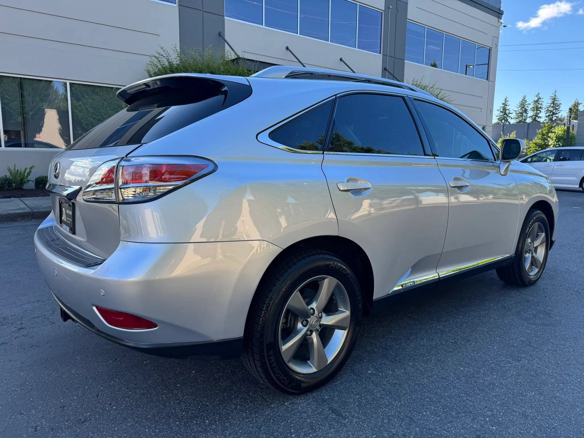 Used 2013 Lexus RX 450h AWD w/ Navigation Pkg image 11