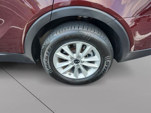 Used 2019 Kia Sorento AWD V6 image 14