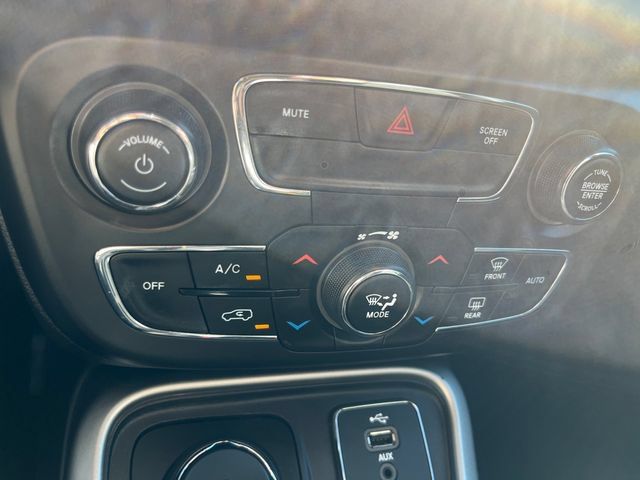 Used 2018 Jeep Compass Latitude w/ Popular Equipment Group AWD/4WD image 17