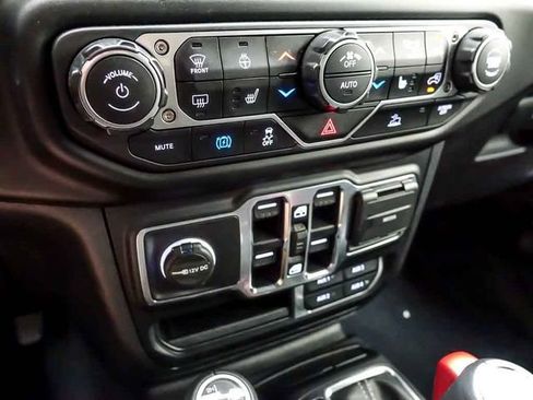 Used 2023 Jeep Wrangler Unlimited Sahara w/ Cold Weather Group AWD/4WD image 20