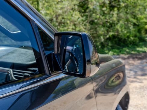 Used 2019 GMC Yukon Denali w/ Denali Ultimate Package image 12