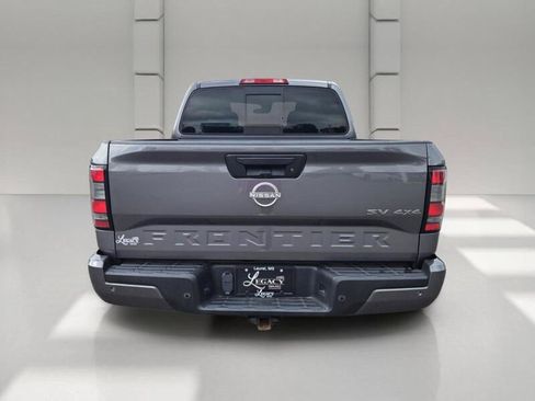 Used 2022 Nissan Frontier SV AWD/4WD image 6