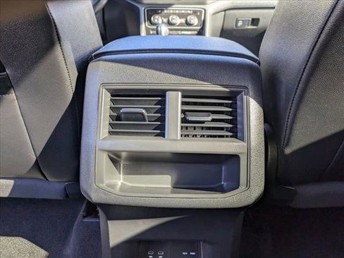 Used 2021 Volkswagen Atlas Cross Sport SEL w/ Luggage Net & Mats Package FWD image 17