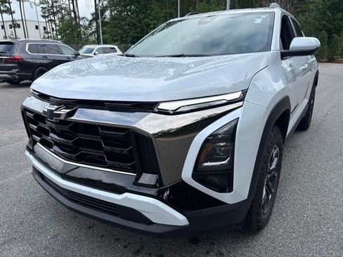 Used 2026 Chevrolet Equinox ACTIV w/ Convenience Package III FWD image 9