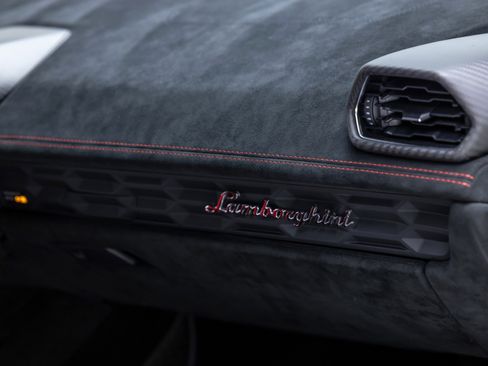 Used 2022 Lamborghini Huracan STO image 57