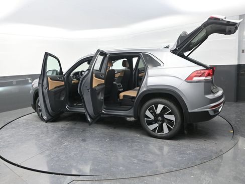 New 2026 Volkswagen Atlas Cross Sport SEL AWD/4WD image 33