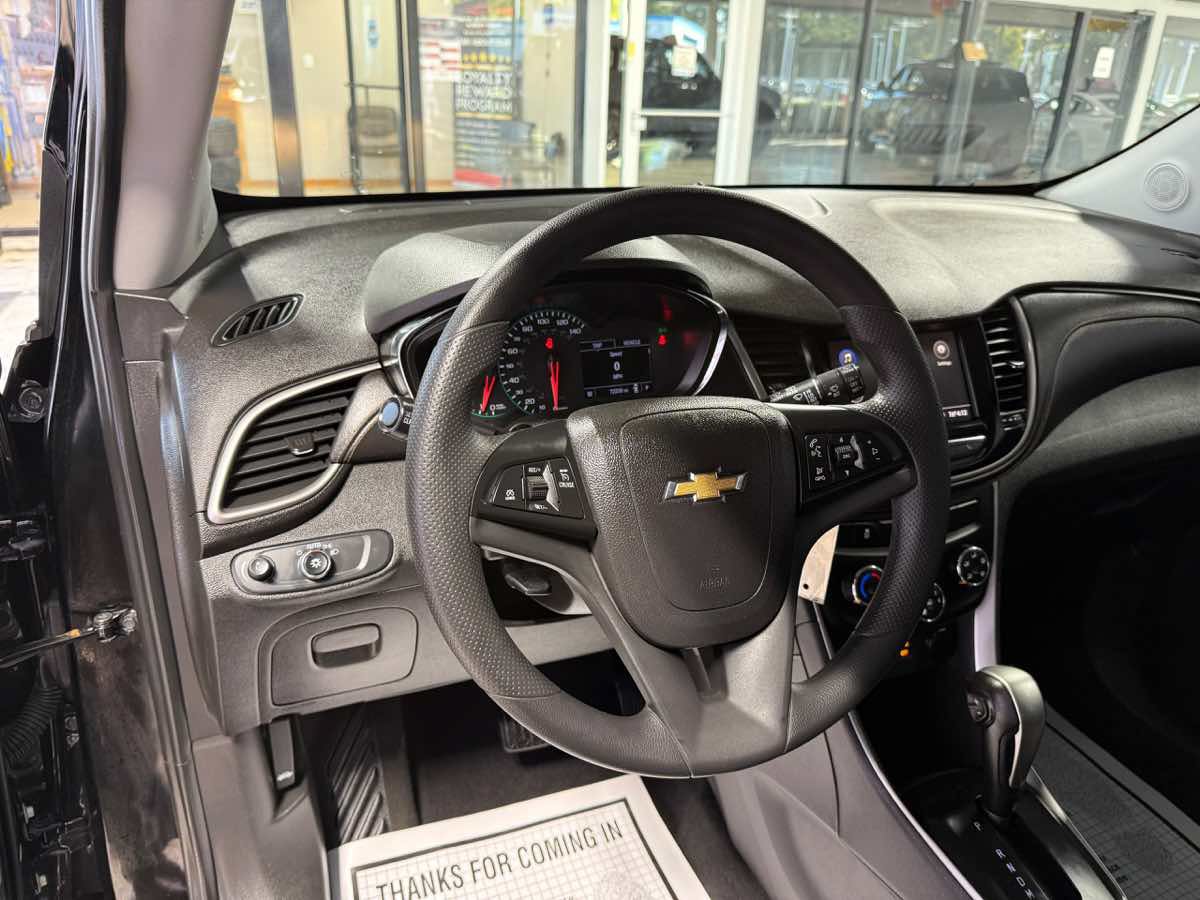 Used 2020 Chevrolet Trax LT AWD/4WD image 30