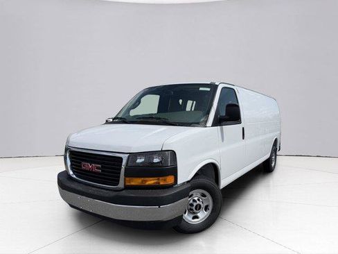 Used 2026 GMC Savana 2500 Extended w/ Driver Convenience Package RWD image 2