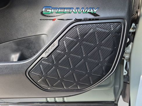 Used 2021 Toyota RAV4 XLE FWD image 16