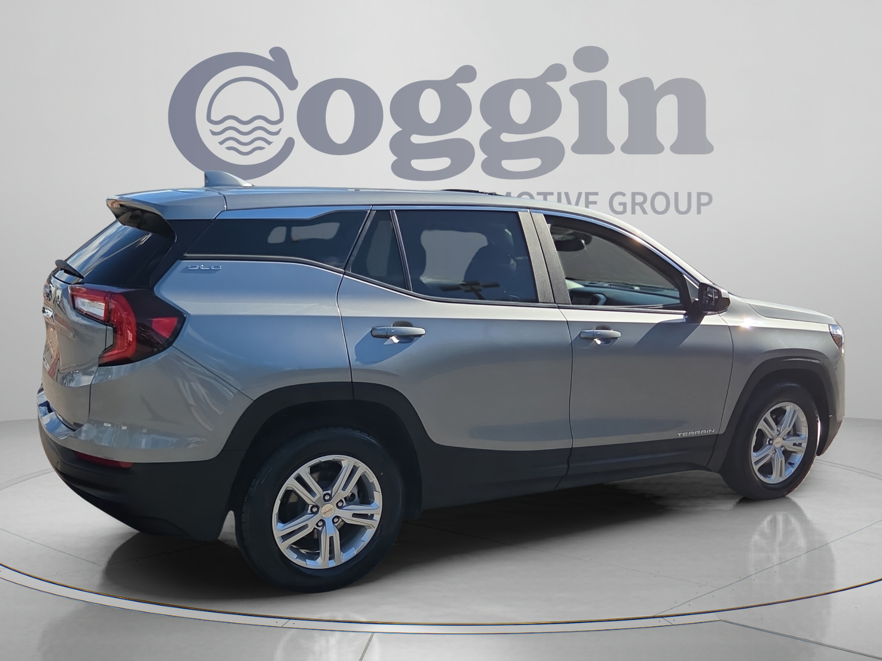 Used 2024 GMC Terrain SLE FWD image 5