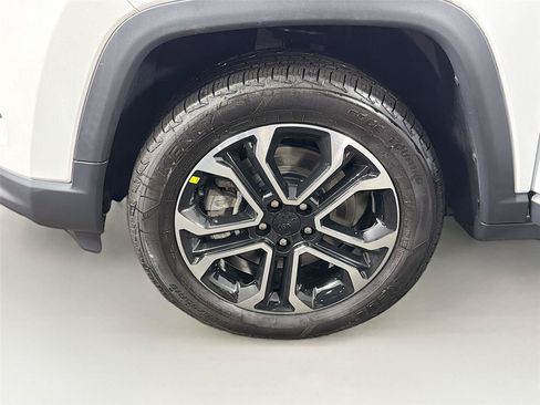 Used 2023 Jeep Compass Limited w/ Sun and Sound Group AWD/4WD image 32