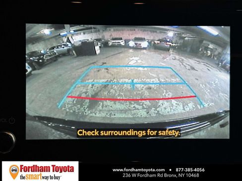 Used 2025 Toyota Highlander XLE image 27