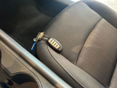 Used 2025 Nissan Altima 2.5 SV image 21