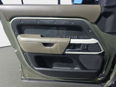 Certified 2020 Land Rover Defender 110 HSE image 30